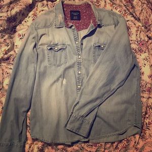 American Eagle Chambray Button-Up Light Wash
